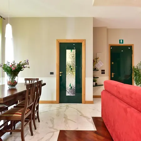 아파트 Elegant & Cozy In The Heart Of 로마