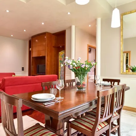 아파트 Elegant & Cozy In The Heart Of 로마