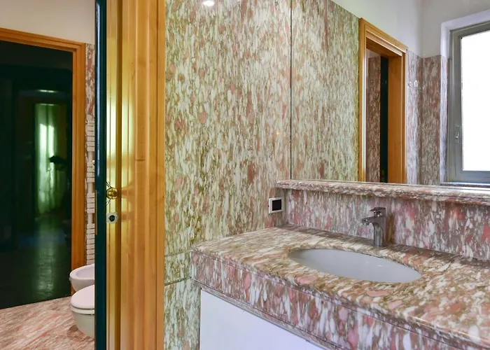 Elegant & Cozy In The Heart Of Appartamento Roma